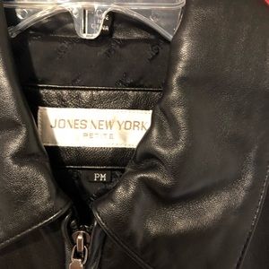 Jones of New York leather jacket sz petite medium